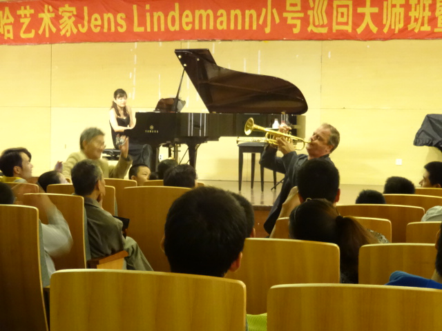 皇家88小号表演艺术家Jens Lindemann（彦斯·林德曼）荣获加拿大勋章