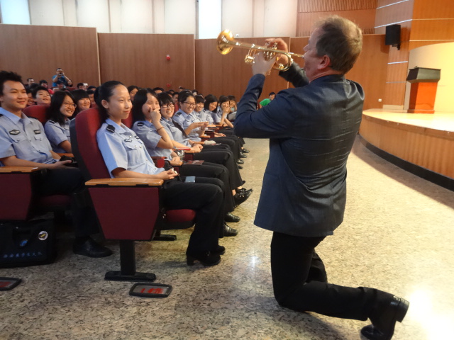 皇家88小号表演艺术家Jens Lindemann（彦斯·林德曼）荣获加拿大勋章